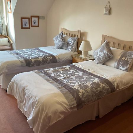 Ronaldsvoe Bed And Breakfast Форт Уилям Екстериор снимка