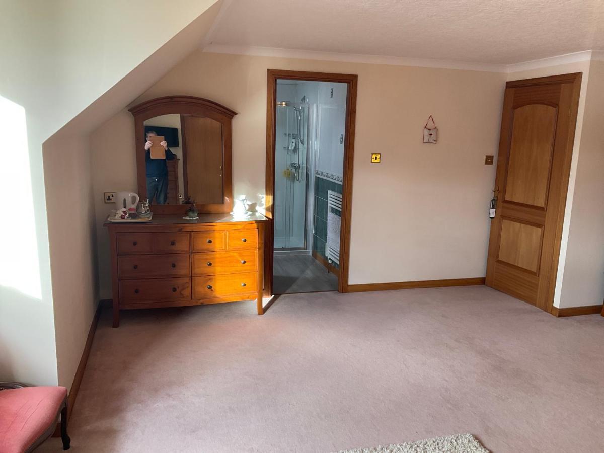 Ronaldsvoe Bed And Breakfast Форт Уилям Екстериор снимка